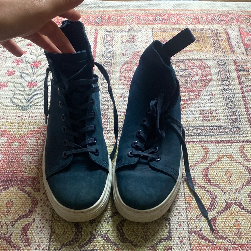 Dr martins blue suede white bottom boots size US6